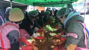 크기변환_영광읍, “사랑의 김장김치 나눔 행사” 가져 1.JPG