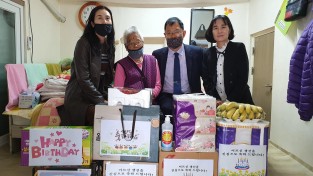 군남면 100세 이상 장수 어르신 생신 축하 선물 전달 2.jpg