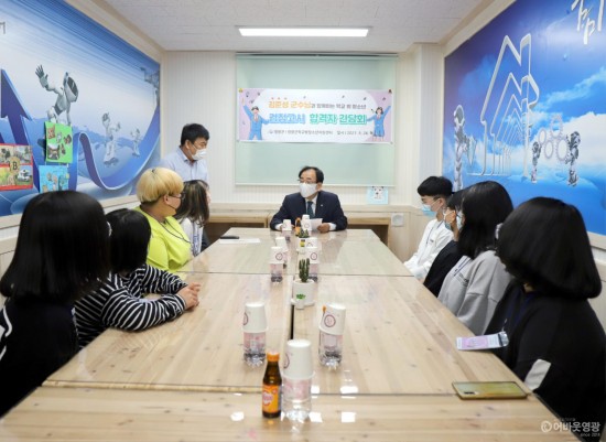 3-1.보도의뢰(영광군학교밖지원센터 검정고시 합격자 방문 격려).JPG