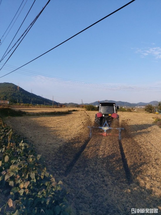 맥류 적기 파종을 위한 준비 장면.jpg