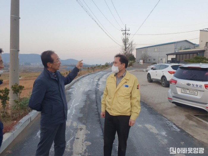 2.김장오 영광부군수, 한 가금농가 방문 방역상황 점검 실시.jpeg