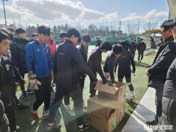 5.사진자료(영광군, 동계 전지훈련 1차 성료, 26일부터는 초중 축구 스토브리그 시작)[크기변환].jpg