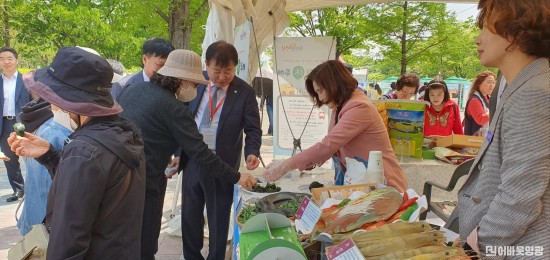 4.사진자료(영광군, 자매도시 고양시 2023 국제꽃박람회 관광홍보관 운영 성료).jpeg