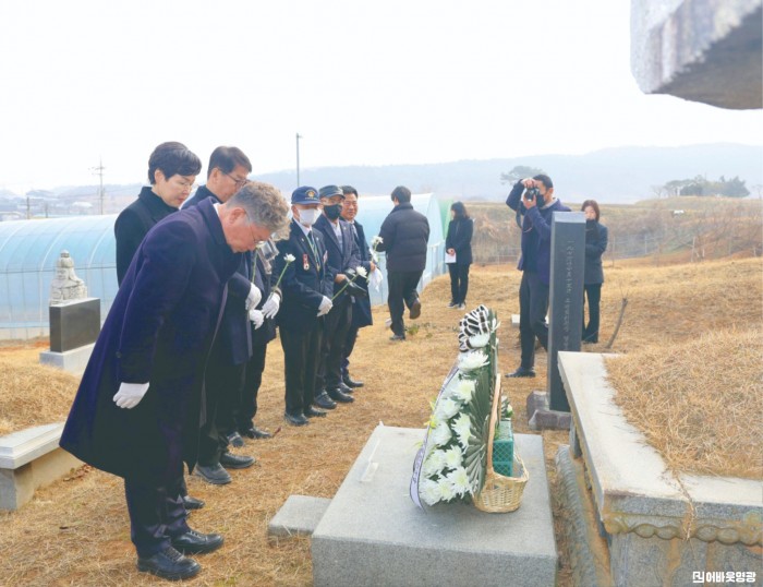 사진자료(제106주년 31절 독립유공자 유족 위문) (2).JPG