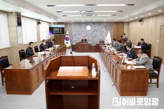 2025.04.08. 제11회 영광군의회 의원간담회-(2).jpg