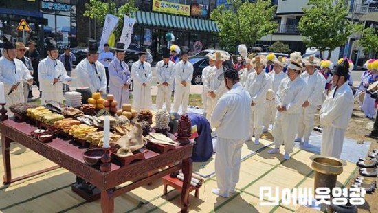 1.사진자료(화려한 개막,“2025 영광법성포단오제”난장트기로 서막 올려) (1).jpg