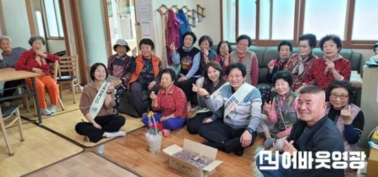 5.사진자료(어버이날 맞이 정겨운 떡나눔 행사).jpg