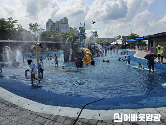8. 우산공원 어린이 물놀이장(2) (1).jpg
