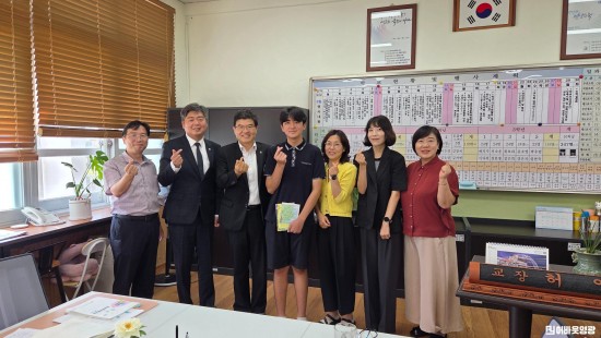(250903) 옥당중학교 선행학생격려 3.jpg