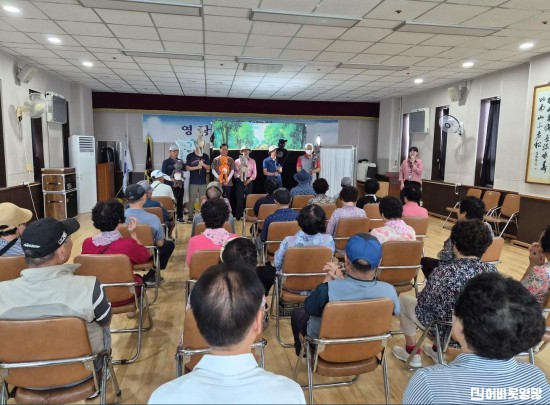 3.사진(영광군노인복지관 인형극으로 배우는 노인학대예방교육)1.jpg