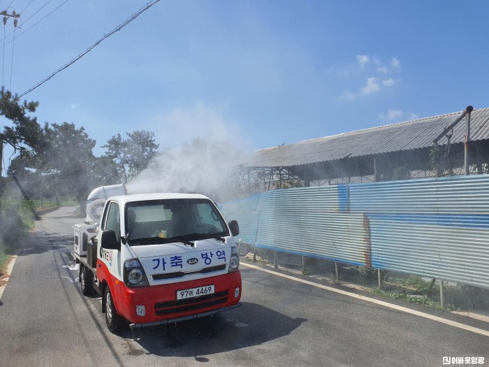 10.사진(영광군, 고병원성 조류인플루엔자 선제적 방역 총력).jpg