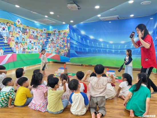 (250929)놀이로 배우는 과학, 영광교육지원청, 유보통합을 위한 과학체험교실 열어1.jpg