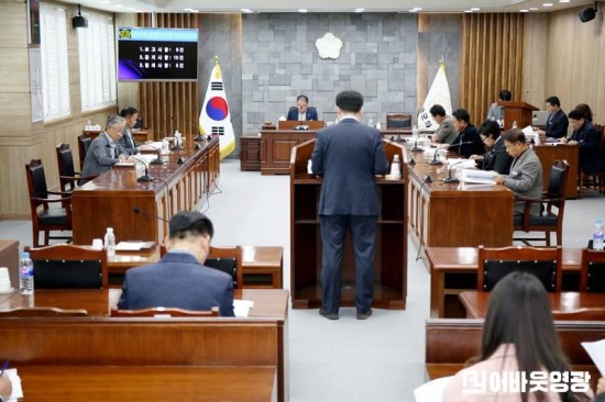 2025.11.04. 제31회 영광군의회 의원간담회-(1).JPG
