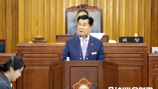 2면 사진_강필구 의원2.png