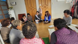 1.사진(11월 염산면 깨끗한 영광만들기 및 올바른 분리배출 홍보)_경로당.jpg