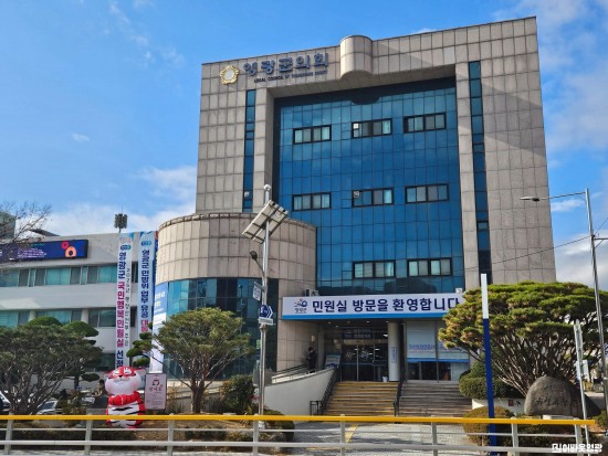 10.사진(영광군, 2025년 하반기 친절공무원·민원처리 우수부서 선정_민원실 전경사진.jpg