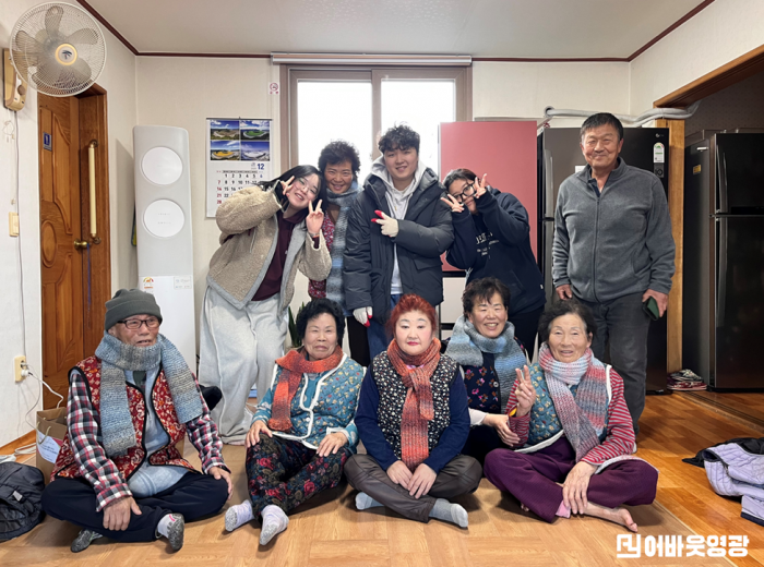 9.사진(영산성지고등학교, ‘사랑의 인절미 나눔’행사 펼쳐) (1).png