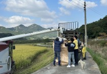 홍농읍, 벼 수확철 영농현장 방문 농민 격려