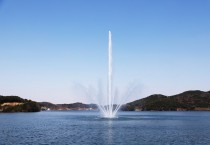 영광 불갑저수지 하늘을 향해 쏴 올리는 고사분수(高射分水) 시범운영