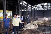 김준성 영광군수, 화재 피해 축산농가 위로 방문