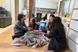 백수읍, 102세 장수어르신 생신축하 물품 전달